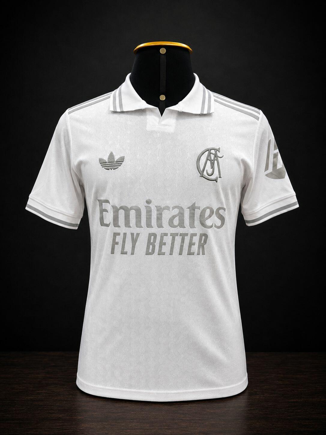 Camisa Real Madrid 125 Anos Branca Adidas Tecido de Jogador e escudo e patrocínio bordado